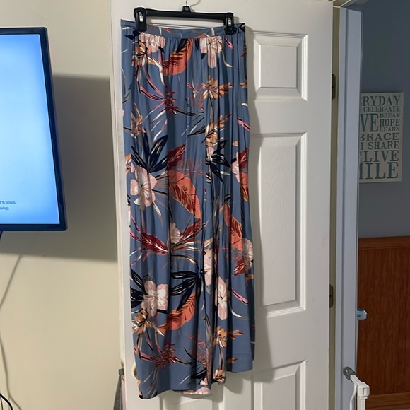 Floral, high waisted skirt - Picture 1 of 1